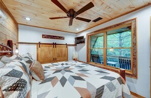 Travel cot, free WiFi, bed sheets