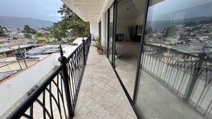 Căn hộ Cao cấp, ban công, quang cảnh núi | Hiên
