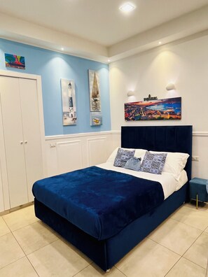 Comfort Apartment | In-room safe, laptop workspace, soundproofing, iron/ironing board