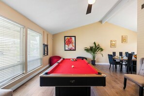 House, 4 Bedrooms, Private Pool | Games room - 6 Beds 3 Baths Pool BBQ Near the Strip (Las Vegas)
