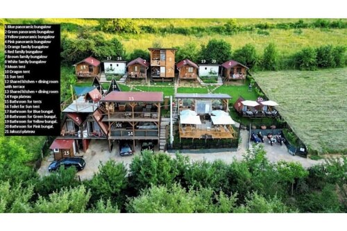 Moon Tent Bosn. pyramid glamping