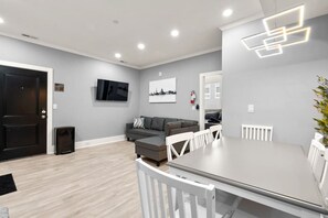 Interior - DC Penthouse: Rooftop+ Views+ 3BD+ Private Parking (Washington)