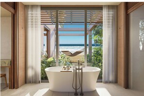 淋浴/盆浴组合、拖鞋、毛巾