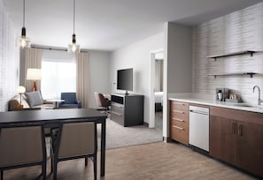 Hypo-allergenic bedding, desk, free cribs/infant beds, free WiFi