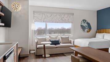 Studio, Multiple Beds | Premium bedding, in-room safe, desk, laptop workspace