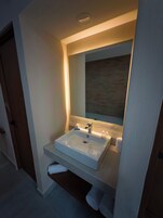 奢华公寓 | 浴室 | 免费洗浴用品、毛巾、肥皂、洗发水