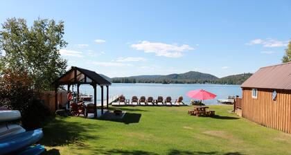 Polar Bear Cabin at The Bears Cottages