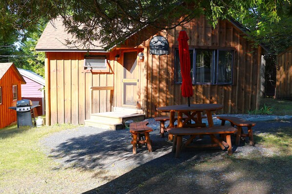 تناول الطعام بالخارج