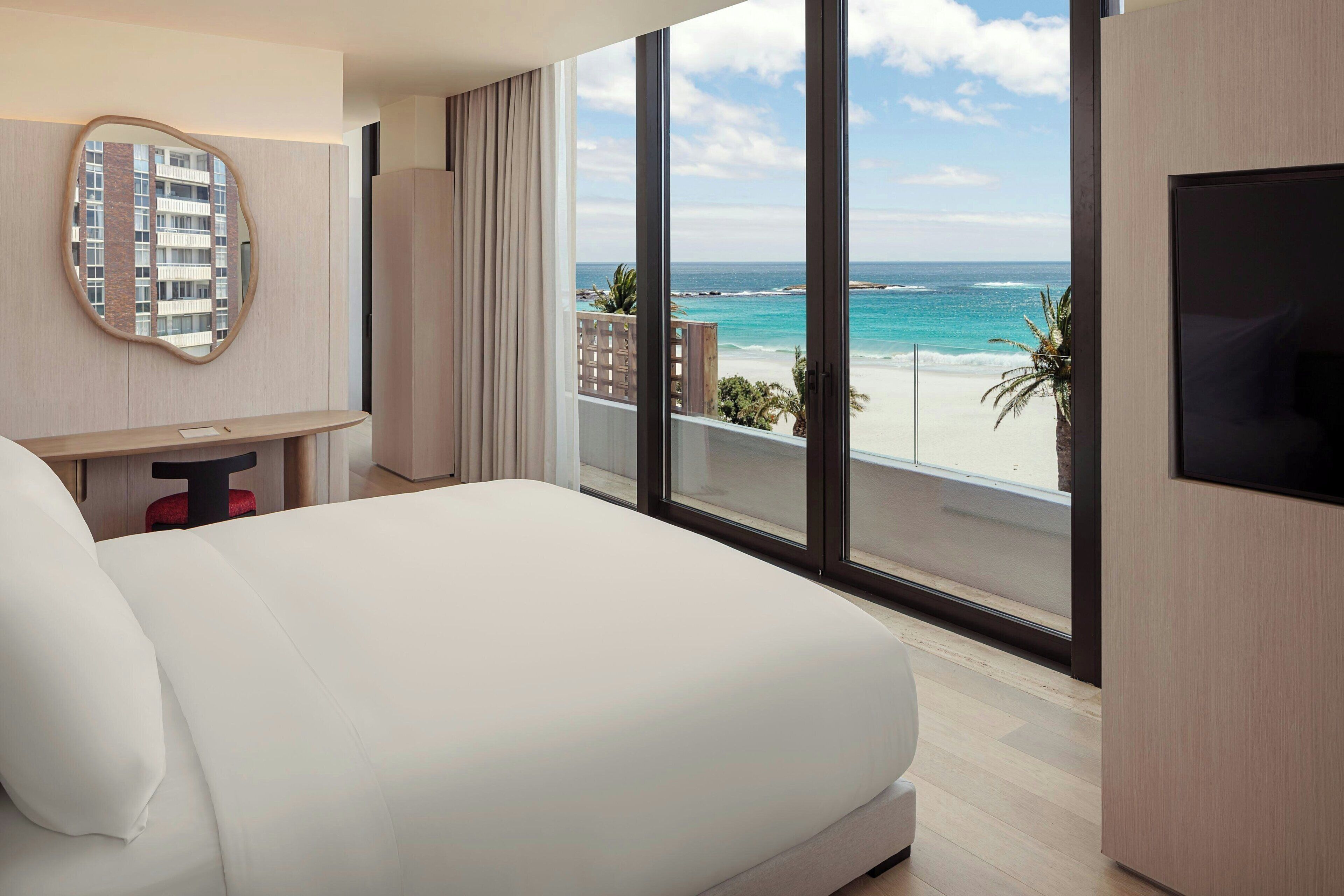 Junior Suite, 1 Bedroom | Egyptian cotton sheets, premium bedding, minibar, in-room safe