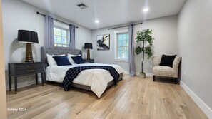 5 bedrooms, free WiFi, bed sheets - Entire New 5Bed 4Bath Luxury House in Arlington with Central Air (Arlington)