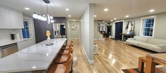 Luxury New House in Arlington with free parking