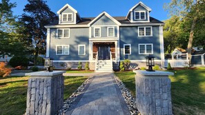 Exterior - Entire New 5Bed 4Bath Luxury House in Arlington with Central Air (Arlington)