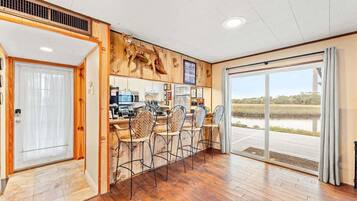 Microonde, forno, piano cottura