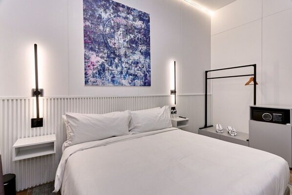 In-room safe, free WiFi, bed sheets