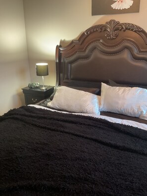 2 bedrooms, iron/ironing board, WiFi