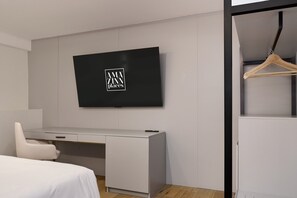 In-room safe, free WiFi, bed sheets