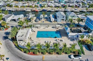 Pool - Charming 2-bedroom campground in Key Largo with AC (Key Largo)