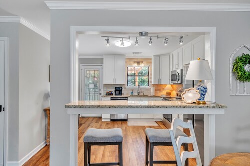 Cozy & Convenient 2BR/2BA Townhome