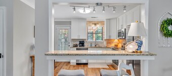Cozy & Convenient 2BR/2BA Townhome