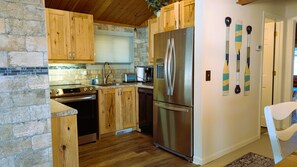 Mikroaaltouuni, uuni, liesi, astianpesukone