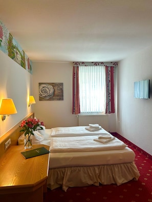 Standard Twin Room, Private Bathroom | Room amenity