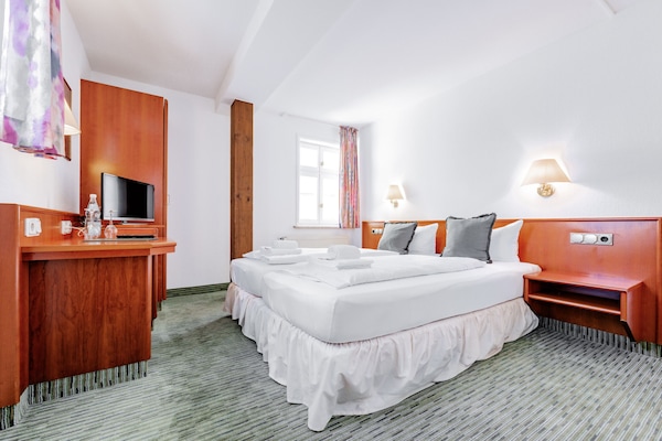 Standard Twin Room, Private Bathroom | Kemudahan bilik