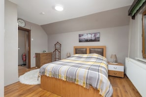 In-room safe, iron/ironing board, free WiFi