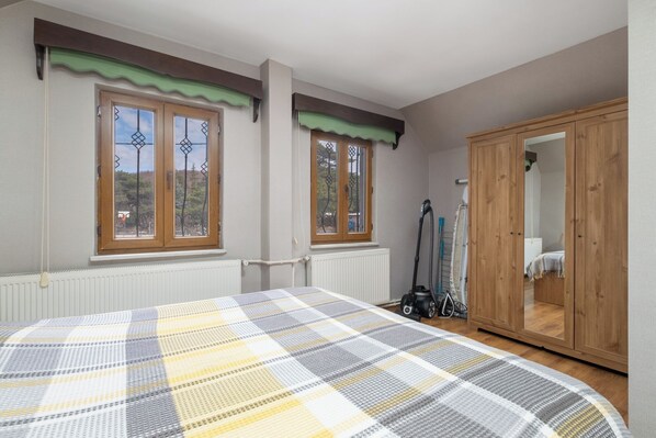 In-room safe, iron/ironing board, free WiFi