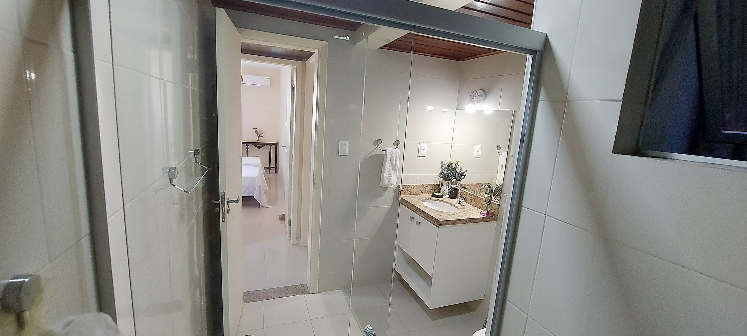 Apartment | Bathroom | Shower, hair dryer, towels, soap