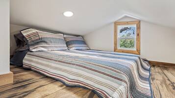 Iron/ironing board, free WiFi