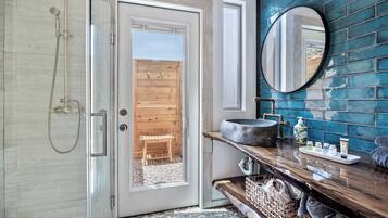 Luxury Villa, Patio, Courtyard View | Bathroom | Towels