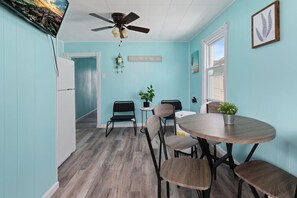 Dining - Cozy Private apt blocks from Beach/Boardwalk 3 (Wildwood)