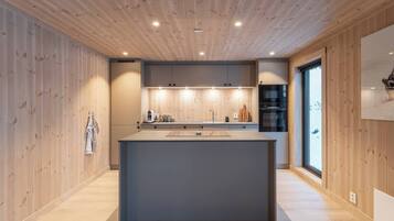 House, 4 Bedrooms, Balcony, Mountain View | Interior
