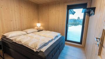 Casa, 4 habitaciones, balcón, vista a la montaña | 5 habitaciones