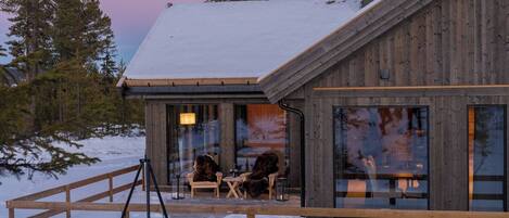 Casa, 4 habitaciones, balcón, vista a la montaña | Terraza o patio