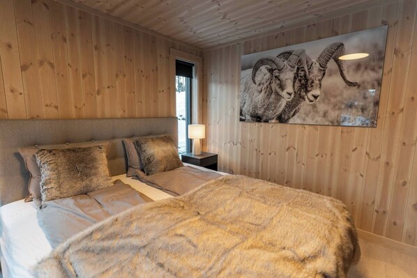 House, 4 Bedrooms, Balcony, Mountain View | 5 bedrooms