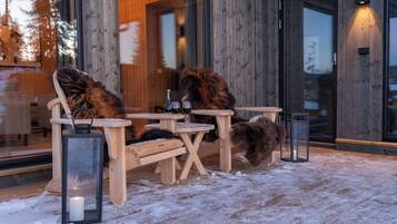 House, 4 Bedrooms, Balcony, Mountain View | Property grounds