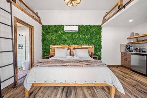 Iron/ironing board, free WiFi