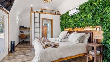 Iron/ironing board, free WiFi