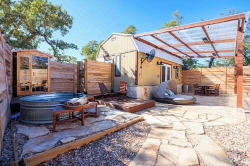 Romantic LuxuryStay-Sauna-Pool-Amenities