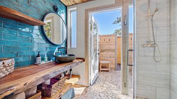 Luxury Villa, Patio, Courtyard View | Bathroom