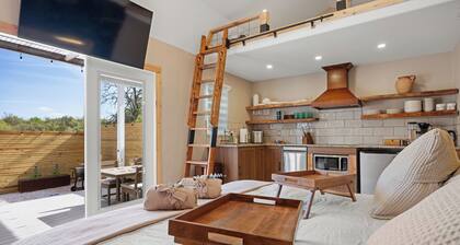 Romantic LuxuryStay-Sauna-Pool-Amenities