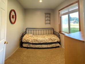 2 bedrooms, bed sheets