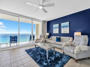 Apartamento, varias camas (Majestic Beach Towers 1-1205) | Zona de estar