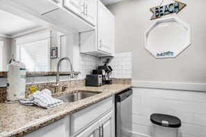 Condo, 1 King Bed with Sofa bed (Sand Castles West II G4- FinView) | Private kitchen - Sand Castles West II G4- Finview (Panama City Beach)