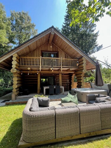 The Loghouse between Ghent and Bruges