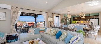 Luxury House with Ocean View