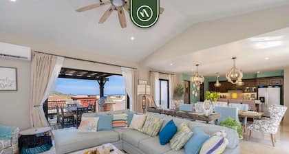 Luxury House with Ocean View