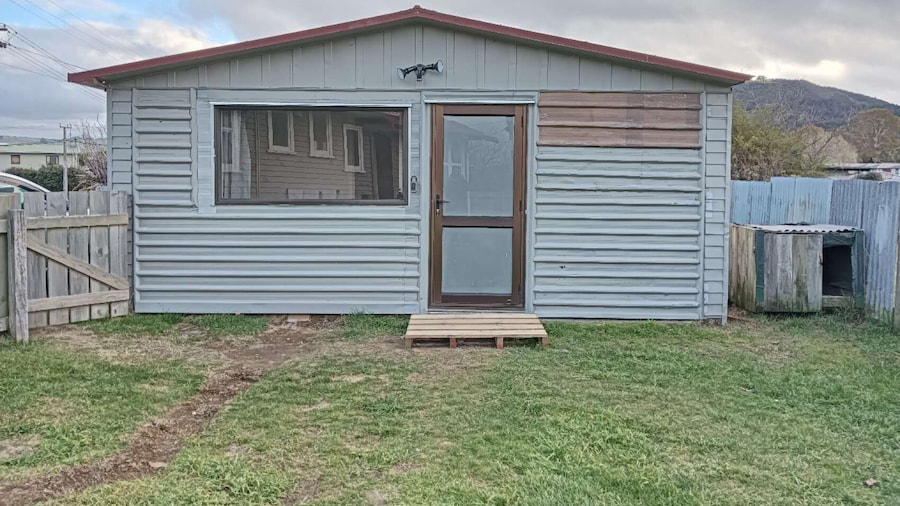 4 Double Beds and 2 Sofa Bed chalet