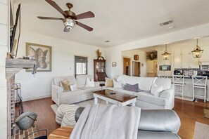 TV, peis og DVD-spiller